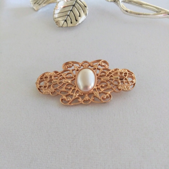 Vintage Filigree Brooch - Picture 5 of 7